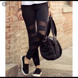 Tech mesh lululemon low rise size 4